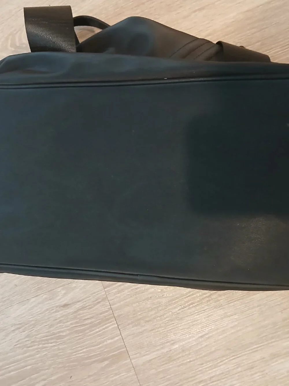 REALLY GREAT SLEEK BLACK KSWISS ZIPPERED TOTE!!!